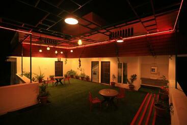 Bed and Breakfast Varsha Vishraam Luxury Stay