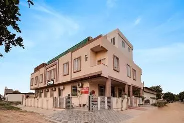 Hotel Super Townhouse Mansarovar Formerly Palm Tree