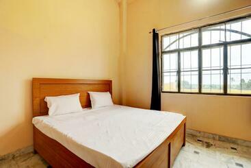 ホテル Oyo Uttam Haveli