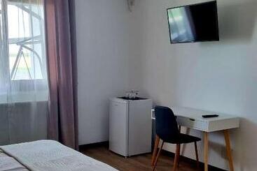 پانسیون Denisa House