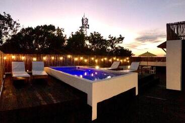 تختخواب و صبحانه Che Suites Playa Adults Only