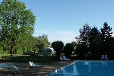 Отель Camping De La Croix D'arles