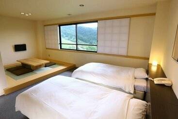 فندق Manza Onsen Nisshinkan