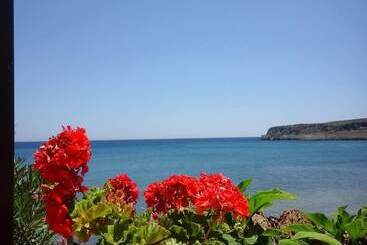 פנסיון Coral Rooms