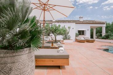 Hotel San Roque Suites De Monda