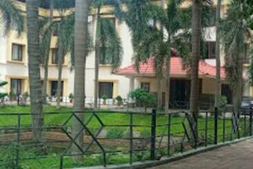 Kottaram Hotels Ottaplam