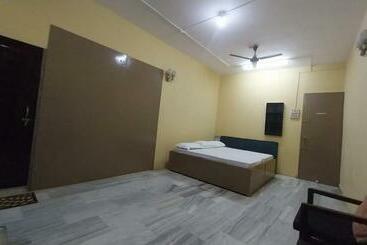 Bed and Breakfast Neetishalaya : Happy Stay , Varanasi