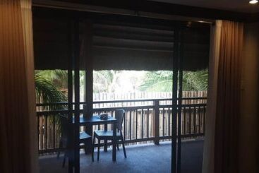 Birdwatchers Beachfront Hotel Panglao