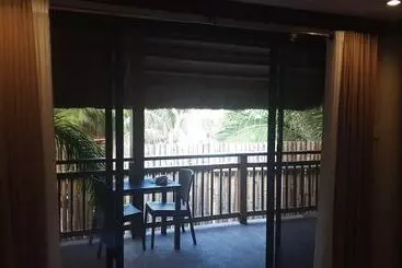 Birdwatchers Beachfront Hotel Panglao