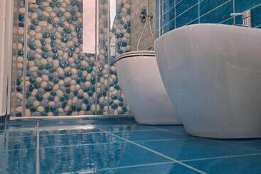 تختخواب و صبحانه The Waves