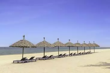 هتل Wyndham Hoi An Royal Beachfront Resort & Villas