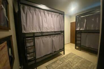 هاستل Cama En Habitación Compartida Para Hombres