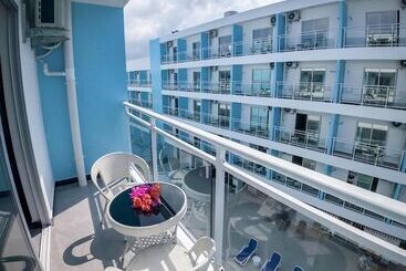 فندق Bohol Dolphin Bay Resort