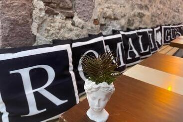 בית מלון כפרי Romalı Guesthouse