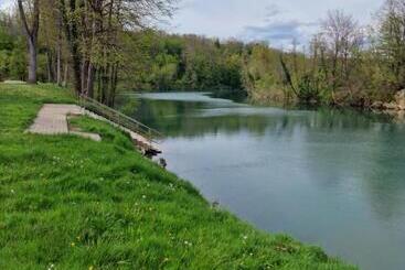 リゾートホテル Gm House Mobile House Near Kolpa River