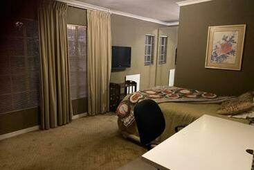 Bed and Breakfast Terrace House Rivonia