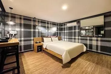Hotel Box