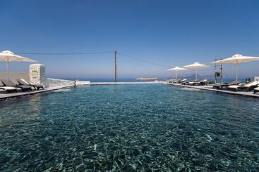 هتل Serenità Luxury Suites