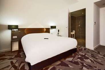 ホテル Kyriad Troyes Centre