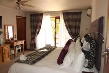 Pension Pelican Lodge Guesthouse