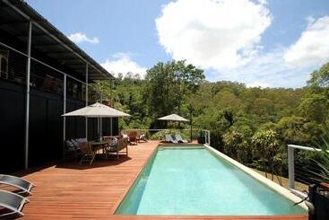 Phoenix Eumundi Bed & Breakfast