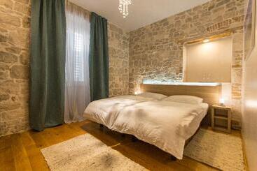 Apartamento Tifani Luxury Rooms 2