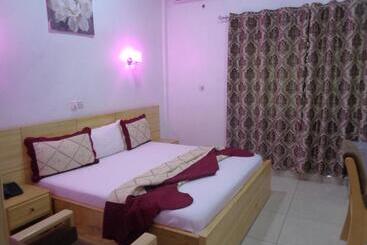 ホテル Queensland