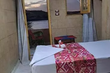 پانسیون Queen House