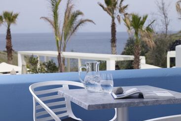 هتل Aurora Luxury Suites