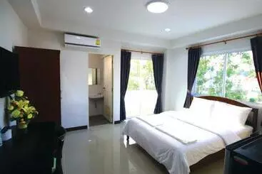 هتل Baansamrarn
