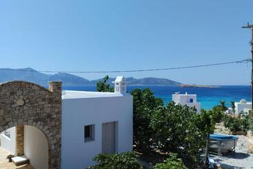 בית מלון כפרי Paradise