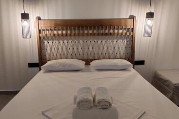 בית מלון כפרי Paradise