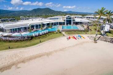 Szálloda Taumeasina Island Resort