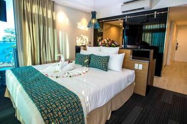 Отель Taumeasina Island Resort