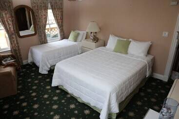 Отель The Ocean Plaza