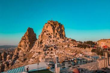 Caldera Cave Hotel & Restaurant