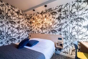 ホテル Sous Les Pins