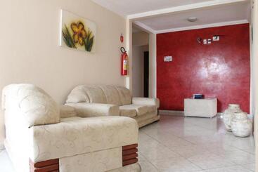 בית מלון כפרי Central