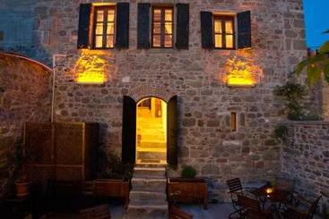 בית מלון כפרי Aristonicus Boutique