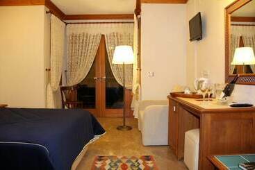 هتل Konak Tuncel Efe