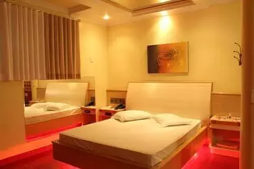 Xenon Motel