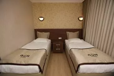 Gun Otel