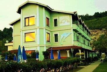 בית מלון כפרי Club Grand Becassier