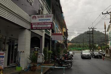 בית מלון כפרי Nawaporn Place