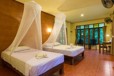 리조트 Art S Riverview Lodge