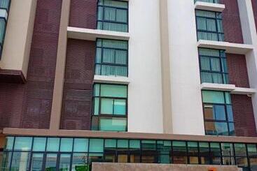 Abizz Hotel Lampang Airport