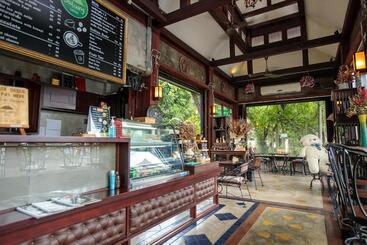 Отель Huen Jao Ban