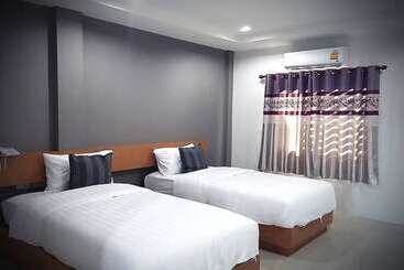 בית מלון כפרי Nichravee Resort Ubon Ratchathani