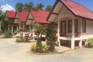 Hotel Phuphat Beach