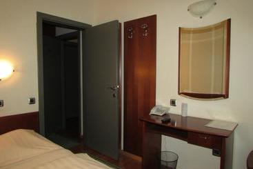 تختخواب و صبحانه Guest House Vila Lux